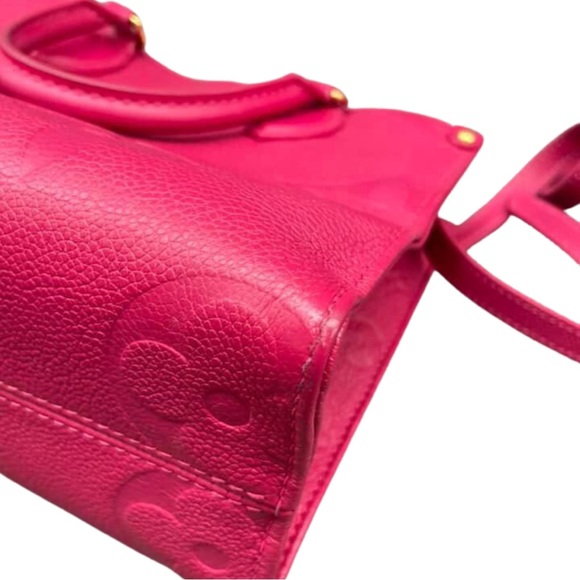Louis Vuitton Fuschia Empreinte OnTheGo - Picture 14 of 16